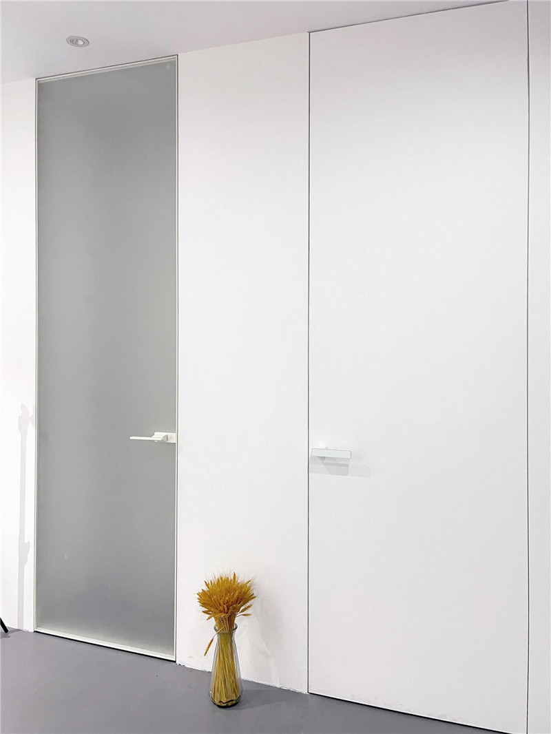 Embracing Transparency with Frameless Doors-01-01 (1)